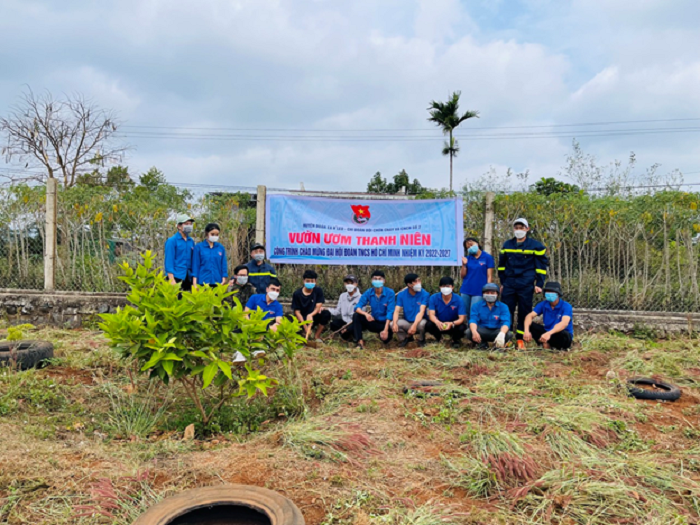 Đoàn viên, thanh niên Đội chữa cháy và cứu nạn cứu hộ số 7 xung kích tình nguyện vì cộng đồng	 
